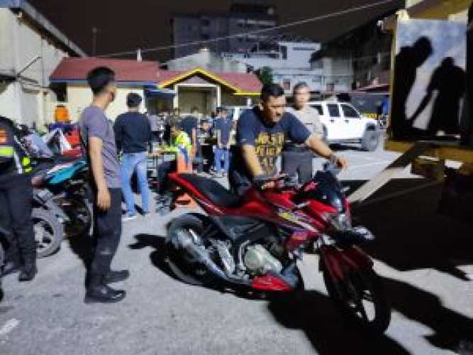 Gelar Blue Light Patrol Dimalam Perayaan Imlek, Polresta Pekanbaru Amankan 37 Unit Sepeda Motor