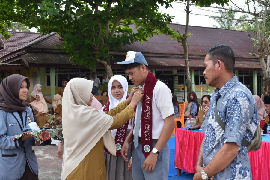 Pelepasan Siswa Kelas XII SMA Negeri 1 Pinggir Berlangsung Khidmat dan Haru
