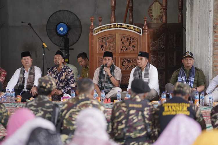 PLT Bupati Kuansing Gelar Safari Jumat Berkah di Mesjid Baiturrahman C1 Sentajo Raya