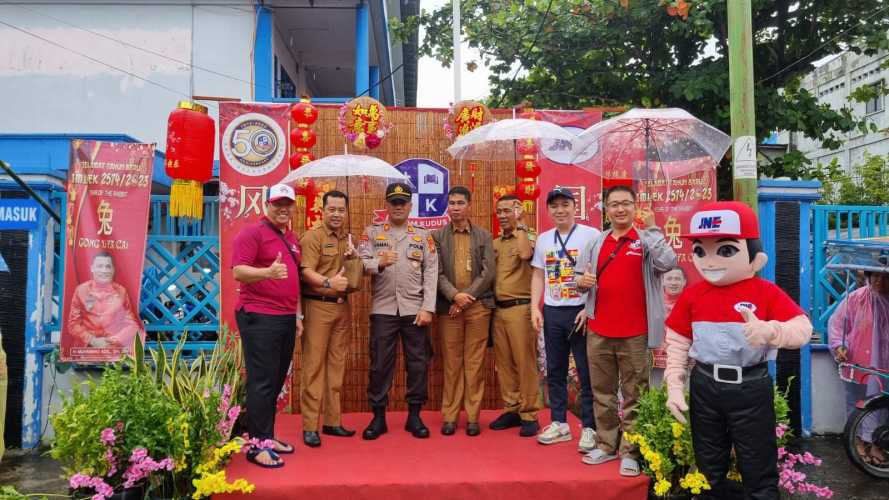 Asisten III Mewakili Bupati Buka Karnaval HUT 50 Sekolah Kristen Kalam Kudus.