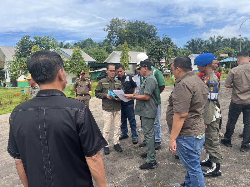 Bupati Kuansing Sidak PT GSL, Temukan Buah Kepala Sawit Ilegal Diduga Dari Taman Nasional Tesso Nilo