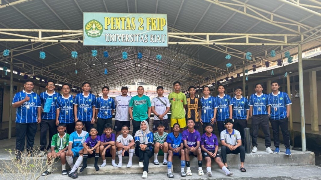Sosialisasi Roller Foam Massage dan Ice Bath untuk Anak SSB Bima Nusa U17 oleh Mahasiswa PPG Universitas Riau
