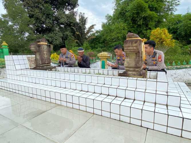 Kapolres Indragiri Hulu Ziarah ke Makam Raja-Raja Kota Lama