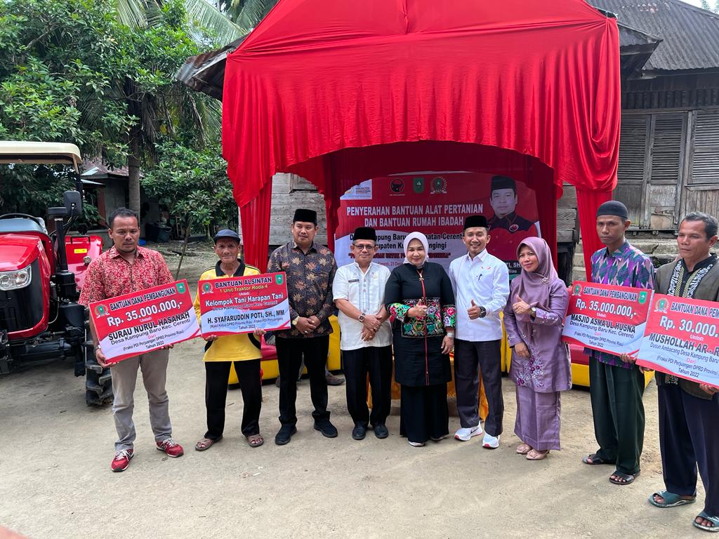 Menjelang HUT Emas PDI Perjuangan, Cerenti Terima Bantuan Traktor Roda 4 dan  Bantuan Rumah Ibadah