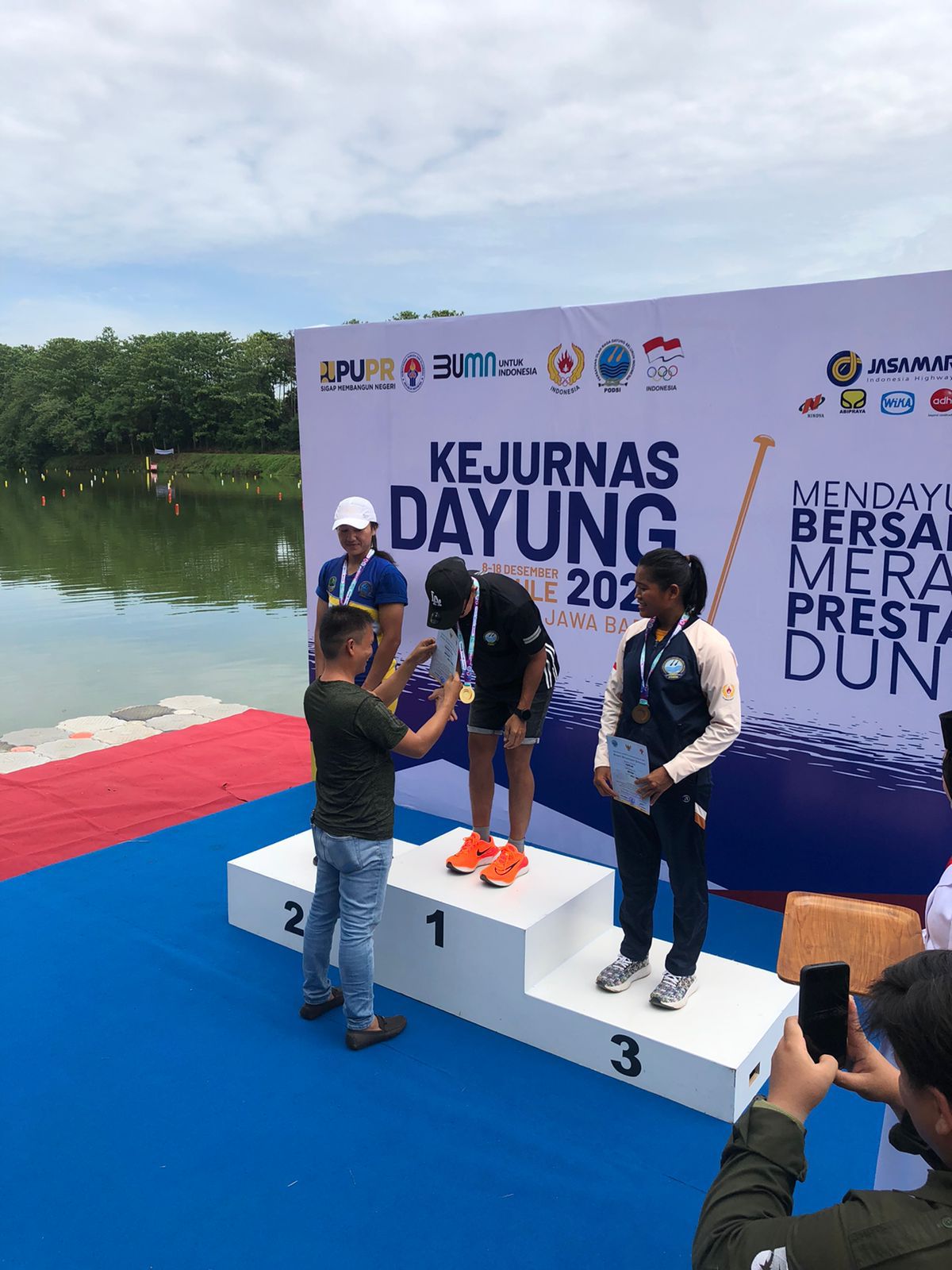 Hasil Sementara, Atlet Dayung Riau Raih 5 Medali Emas dan 1 Perak Pada Kejurnas di Cipule Jawa Barat