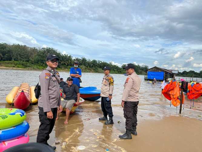 Demi Memberikan Rasa Aman Kepada Masyarakat, Polsek Tambang Melakukan Patroli ke Objek Wisata Pulau Cinta