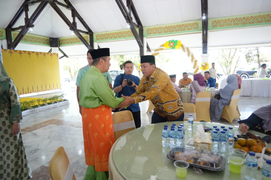 Suhardiman Boyong Seluruh Kepala OPD, Hadiri Open House Gubernur Riau