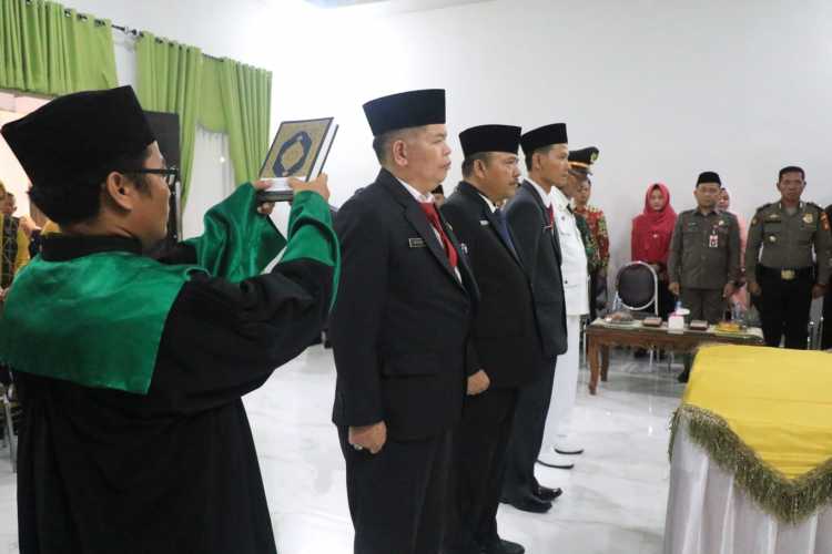 PLT Bupati Kuansing Lantik Pejabat Tinggi Pratama dan Pejabat Administrasi, Doni Aprialdi Jabat Kadisdikpora