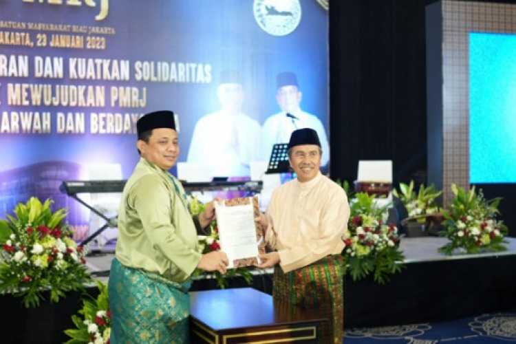 Gubernur Syamsuar Kukuhkan Kembali Komjen Pol Gatot Eddy Pramono Sebagai Ketua Persatuan Masyarakat Riau Jakarta