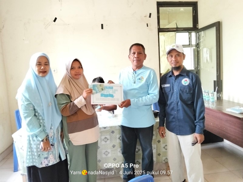 Pemdes Petapahan Salurkan BLT DD Tahap II Kepada 27 KPM