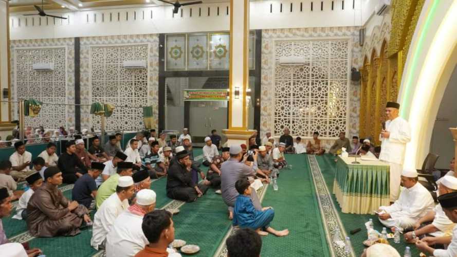 Malam ke II Pj Bupati Kampar Melaksanakan Safari Ramadhan Di Mesjid Arafah Bangkinang Kota
